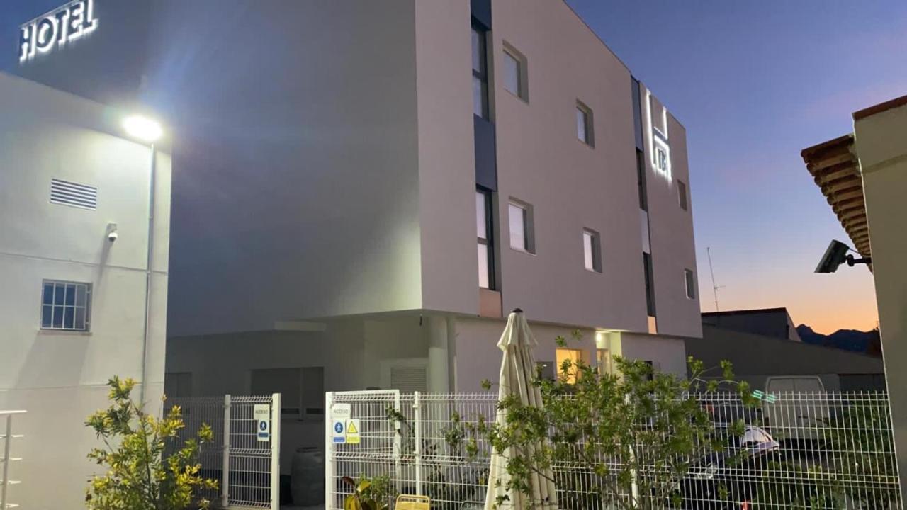 Hotel Ibi Luaran gambar